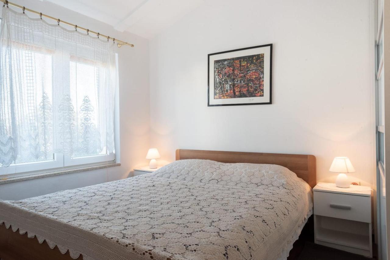 Appartement Haus Mirela à Ližnjan Extérieur photo