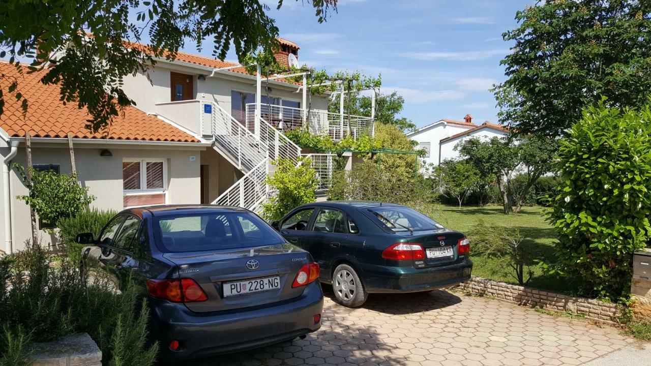 Appartement Haus Mirela à Ližnjan Extérieur photo